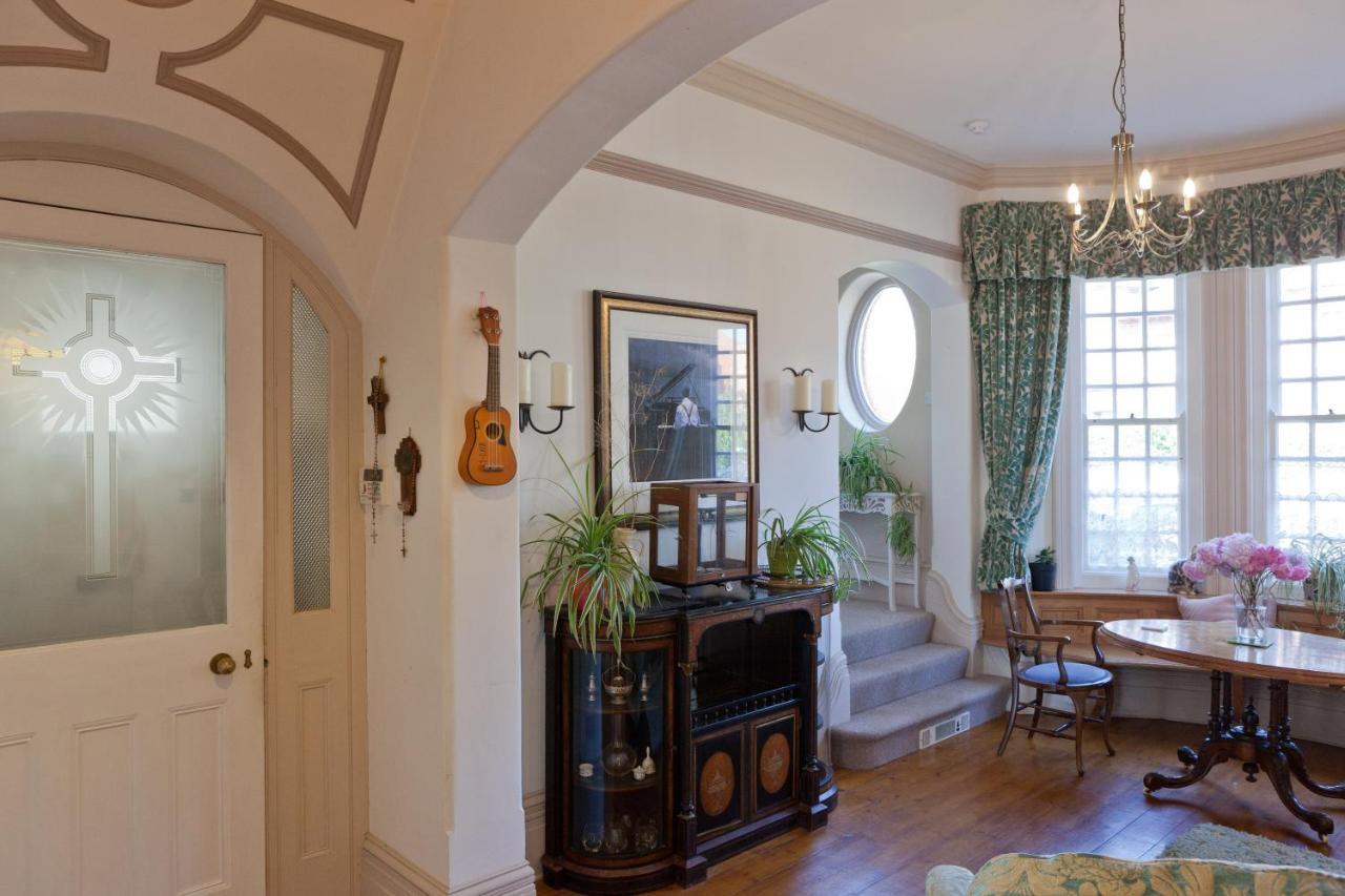 Sherfield House Acomodação com café da manhã Newport Beach Exterior foto